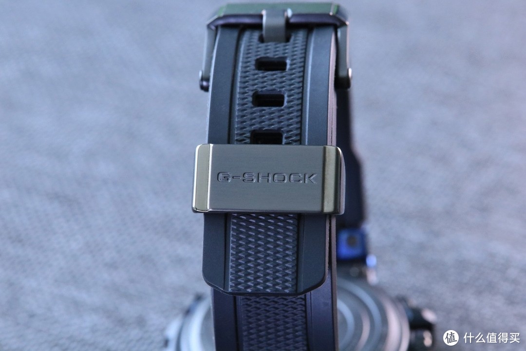当碳黑武士的利刃遇到树脂剑鞘—记忆卡西欧G-Shock MTGB1000XB