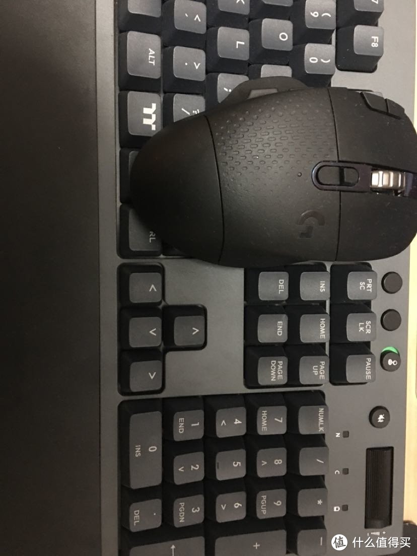 键盘和鼠标黑色组合