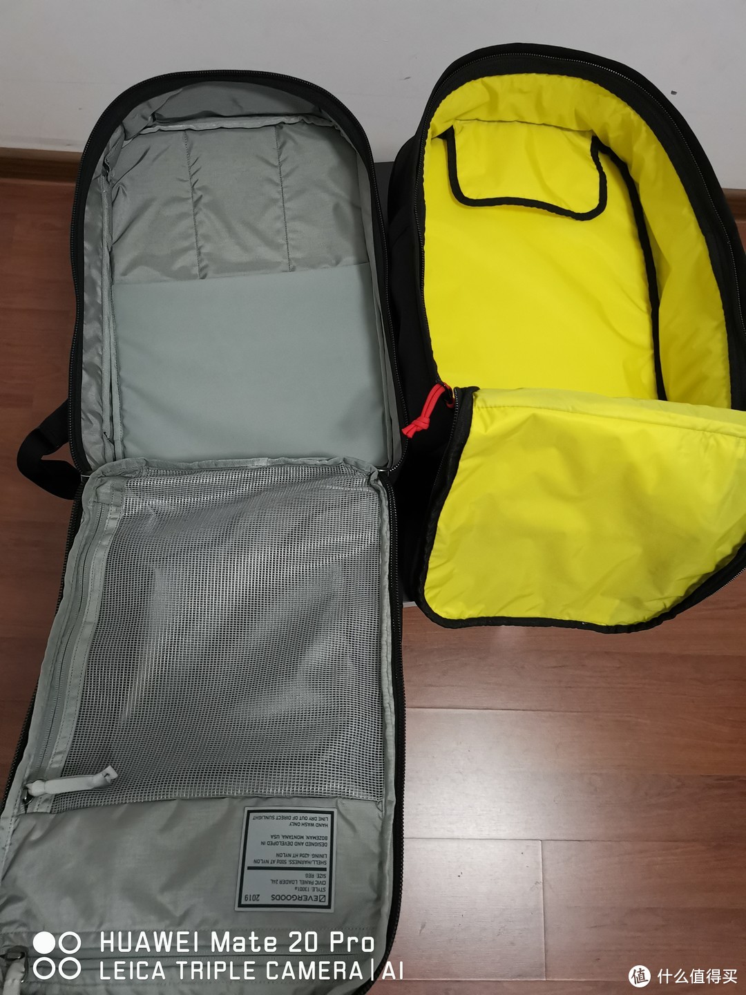 主仓部分你如果用过Goruck,应该一眼就能发现了CPL跟Goruck有着相似的设计，我手上的Goruck已经出掉了，可以看下大鹏总评测！在经常出差和不断的寻找过程中，我确定自己更偏向于全开主仓，它方便整理，一览无余，没有空间局促感，约束你的只有对空间的分配。CPL的两个分仓使用起来非常舒服爽，相互没有挤占，完全独立。较观TOPO就比较单一，真正意义上的一览无余，比CPL高了足足7公分，提供了更强大的出差能力，虽然没有分仓功能，DIY带上你的需求的收纳包，不失为一种乐趣。