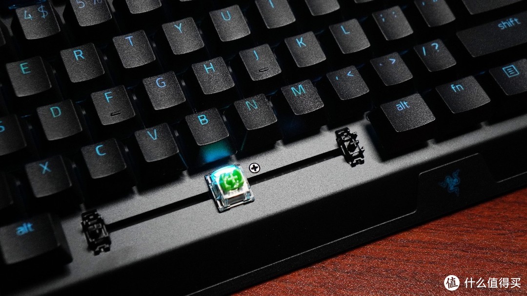 升级明显、静音黄轴加入，雷蛇Razer 2020款黑寡妇V3键盘开箱评测