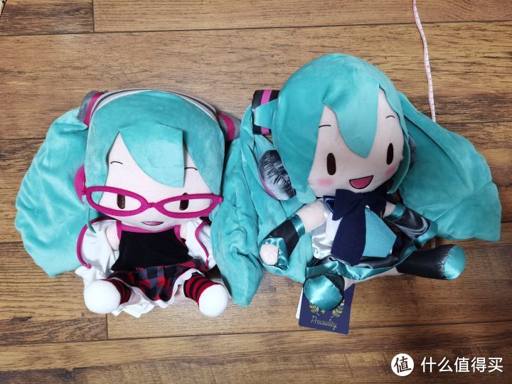 图吧垃圾佬的第一次会员购——世嘉 VOCALOID初音未来 preciality 毛绒玩偶附对比