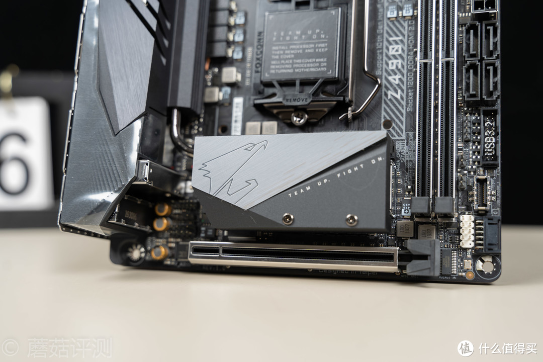 蘑菇爱搞机篇二百八十三 地表最强z490 Itx主板 技嘉z490i Aorus Ultra 迷你雕主板评测 主板 什么值得买