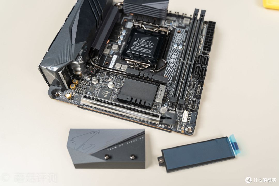 地表最强z490 itx主板,技嘉 z490i aorus ultra 迷你雕主板 评测