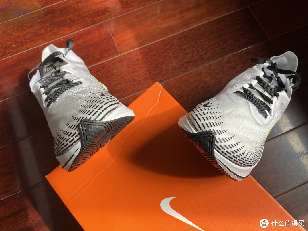 能出街也能跑步的NIKE ZOOM FLY