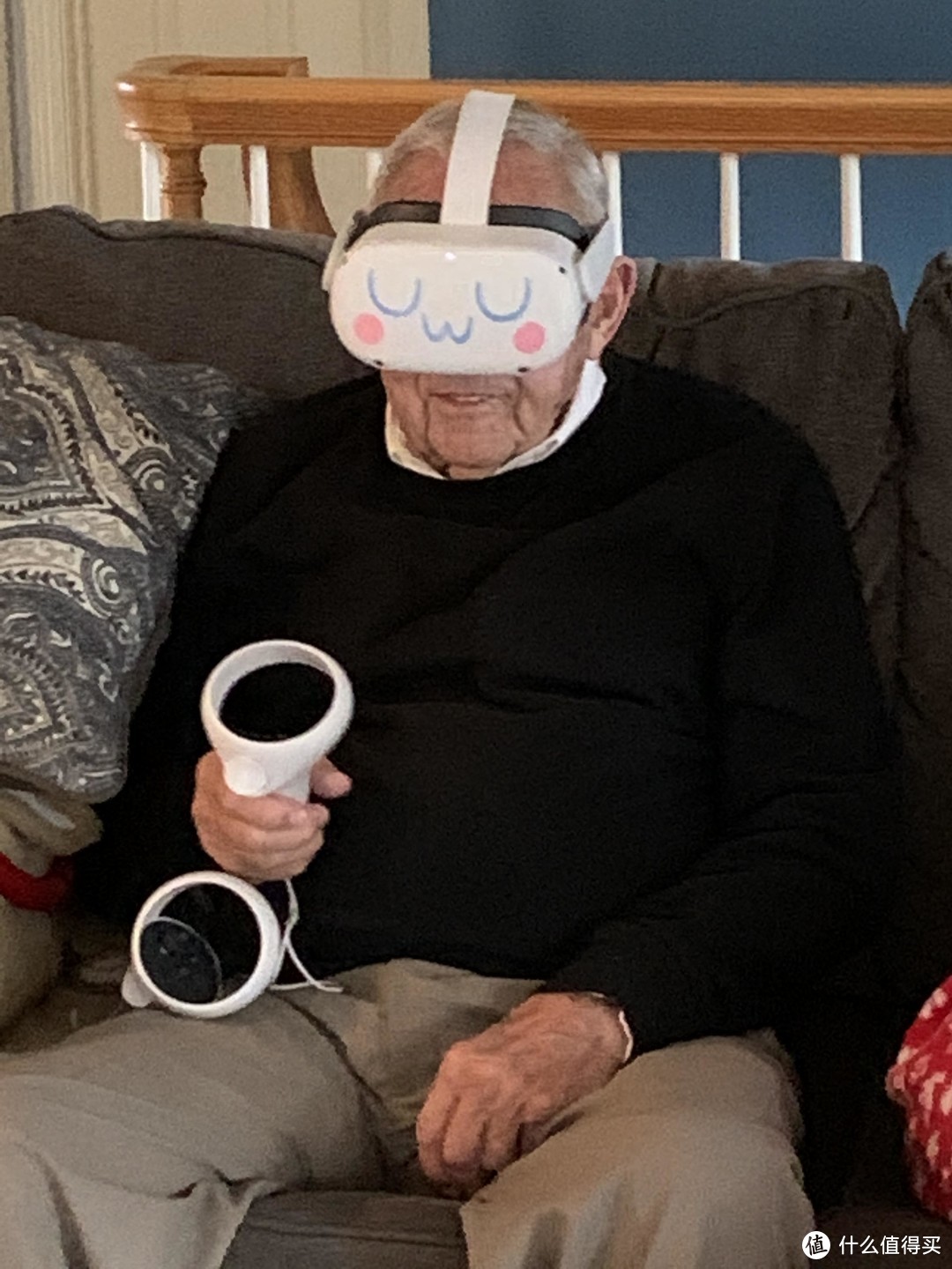 Reddit user：My 92-year-old grandpa experiencing Norte Dame in VR