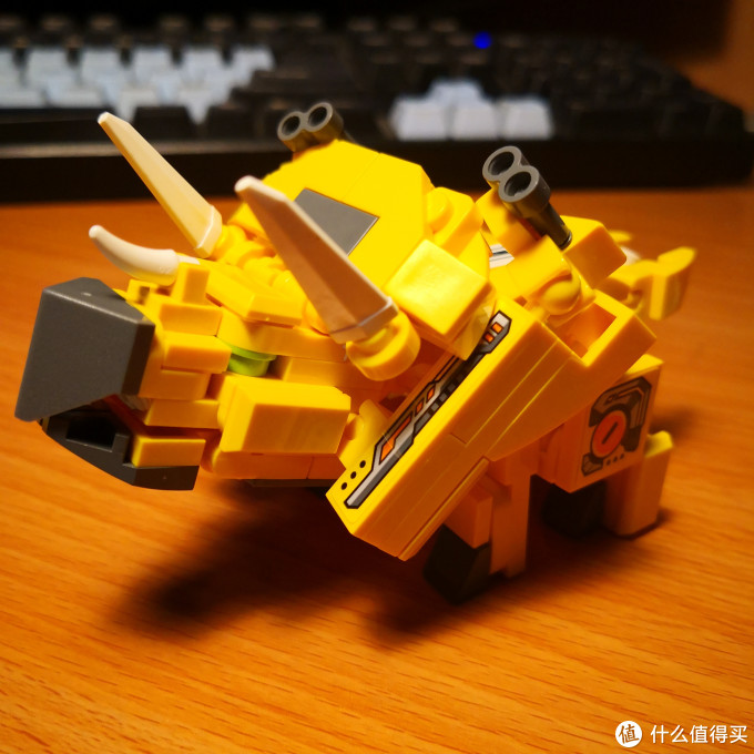 小侄子爱不惜手新玩具启蒙超集变机兽魔方