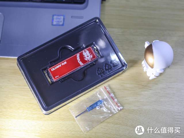 黑苹果艰难用上国产NVMe SSD，首款国产高端固态硬盘测评，就等国产系统了