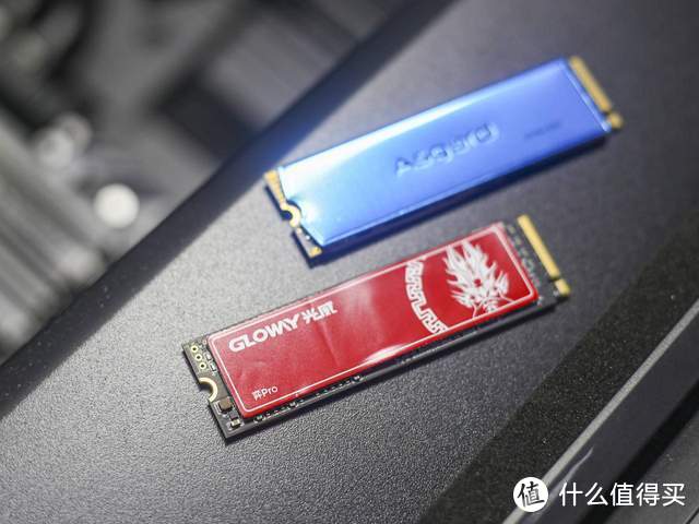 黑苹果艰难用上国产NVMe SSD，首款国产高端固态硬盘测评，就等国产系统了