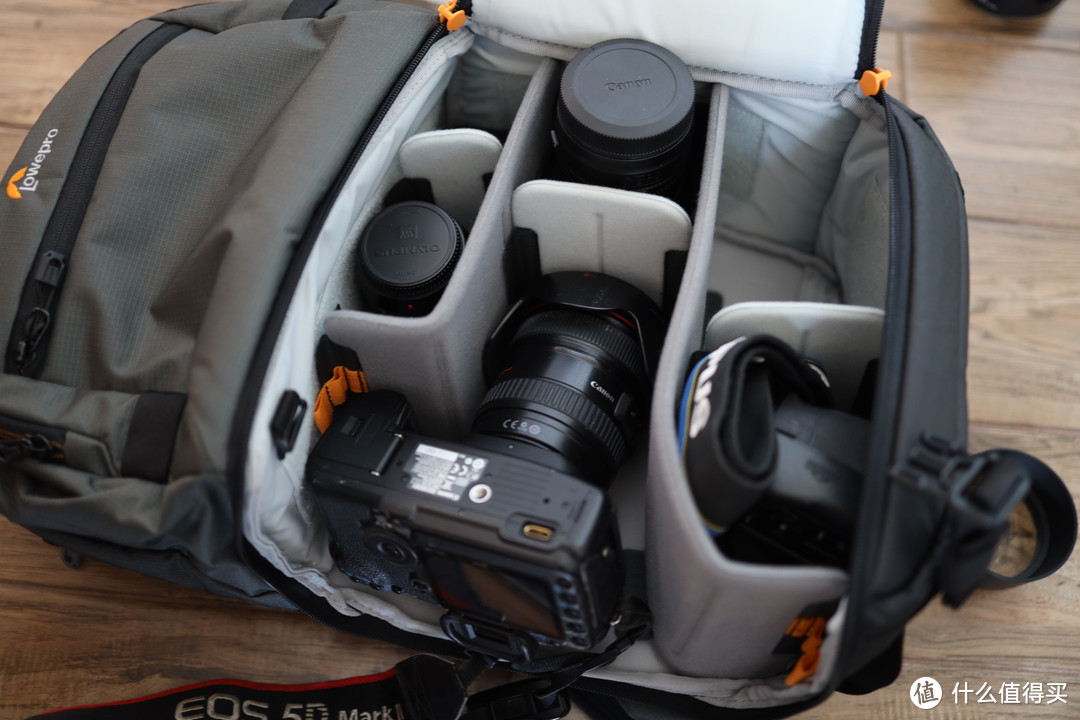 周末旅行多面手：乐摄宝风行三代250双肩相机包专业版评测