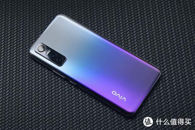 vivo S7e手机体验：轻薄5G渐变身 自拍三摄成像稳