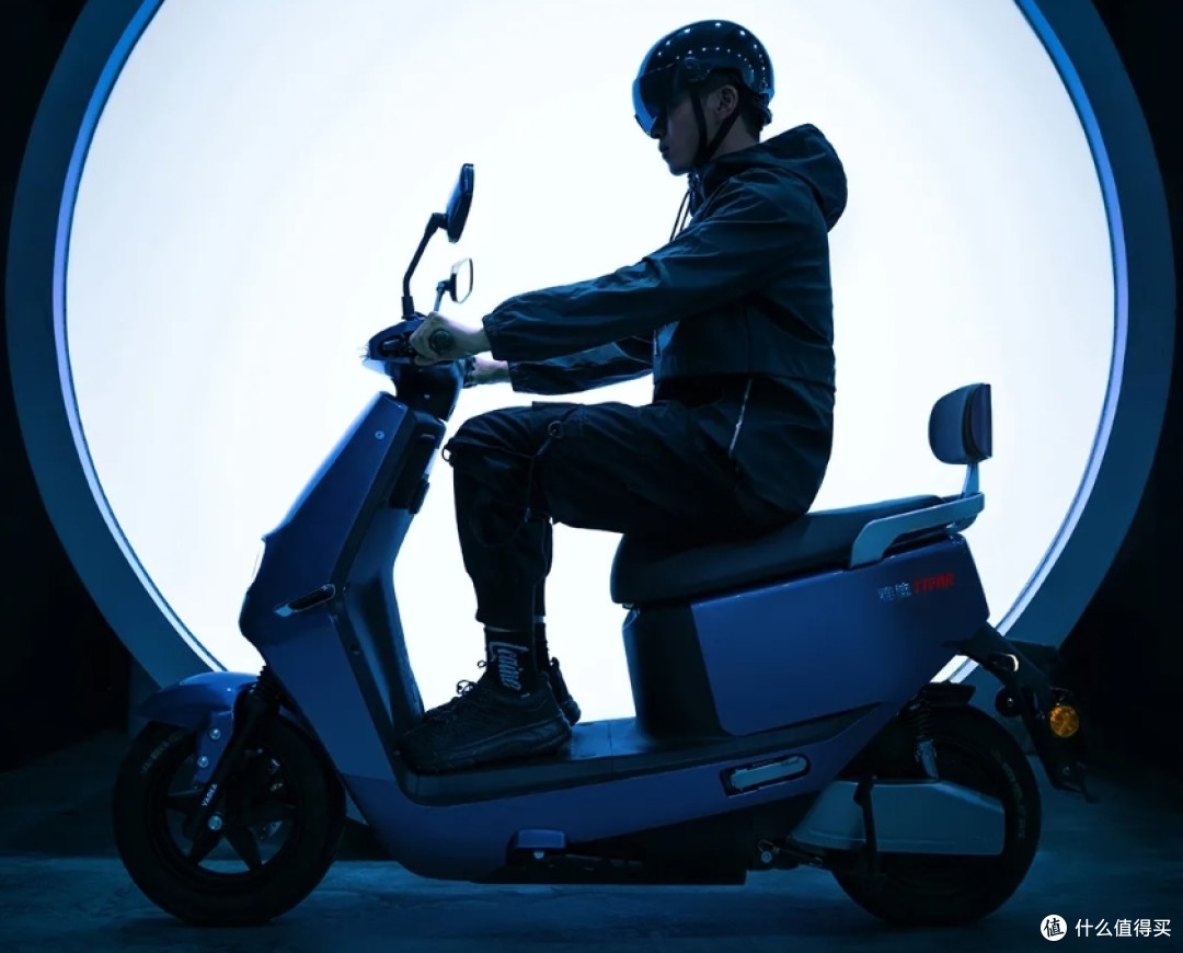 两轮电动车不能输看我雅迪冠能e6