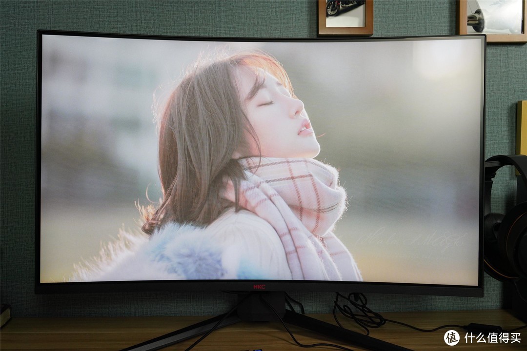 32寸+165Hz，千元出头的HKC SG32C电竞显示器值不值得买？