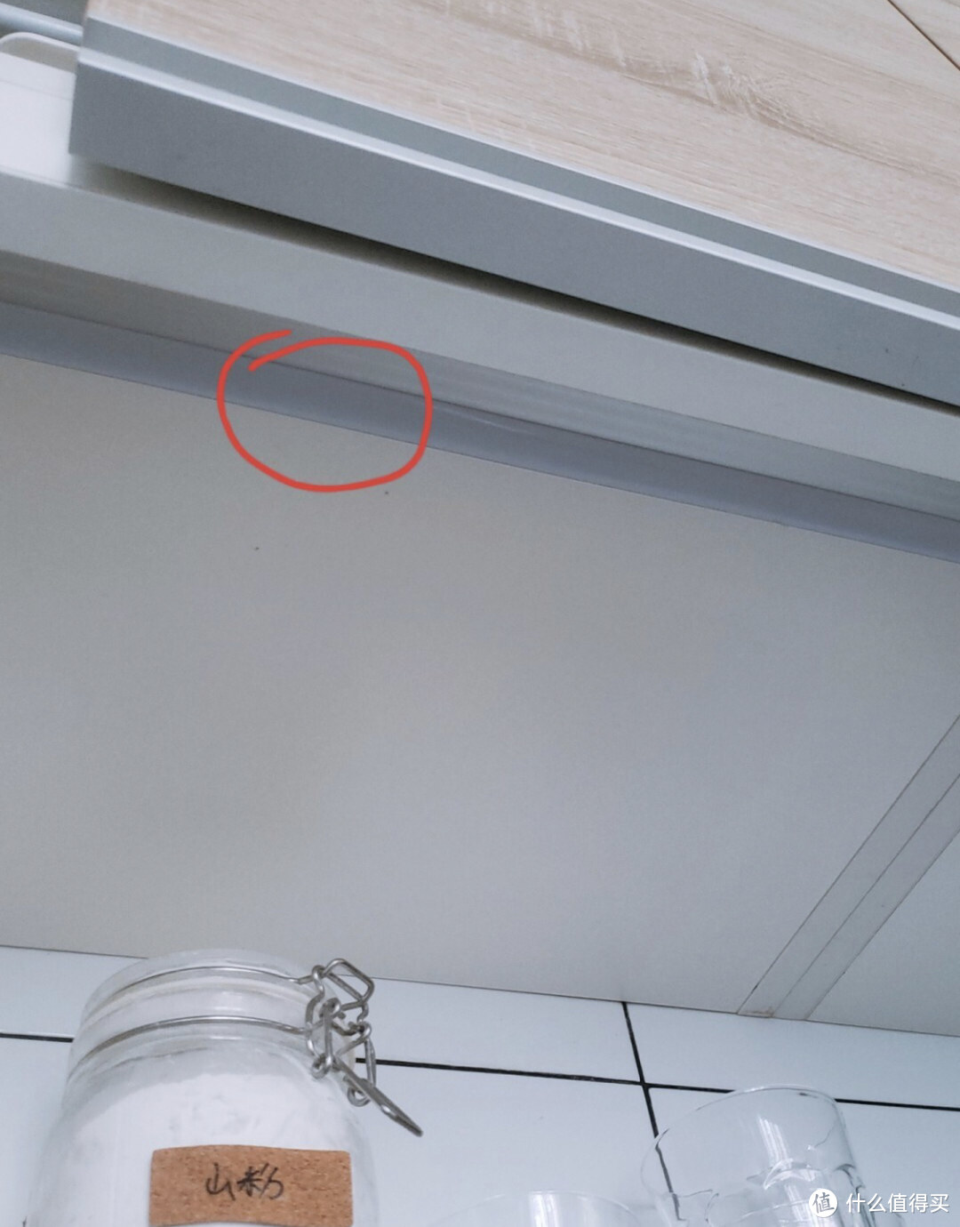 厨房吊柜下的灯带，该怎么布置才好？