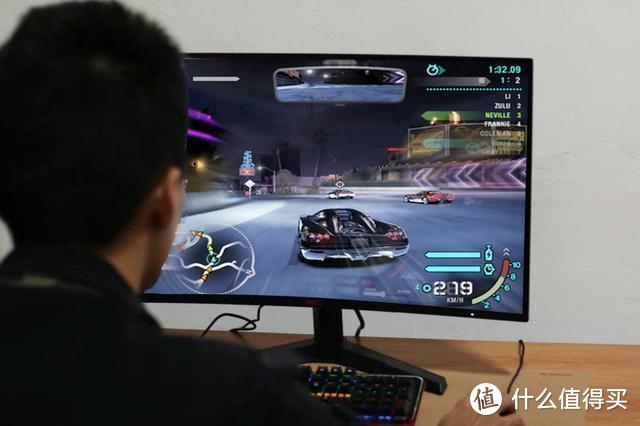 千元曲面屏之王！1800R+144Hz，HKC SG27C曲面显示器评测