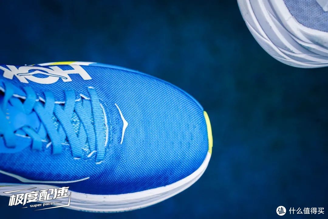 HOKA ONE ONE Rocket X 能否吃到厚底碳板跑鞋红利？