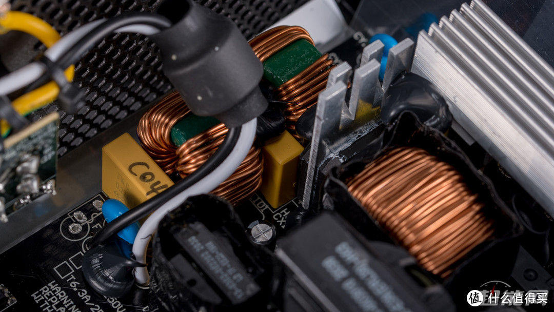 适应新世代硬件的供电能力，酷冷至尊GX850 GOLD电源开箱图赏
