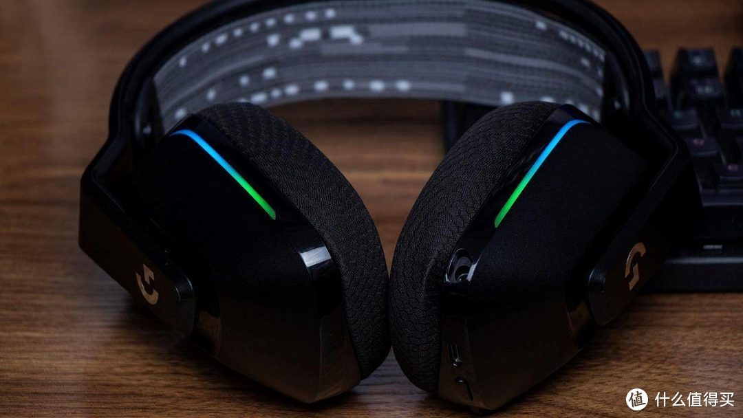 颜值与实力并存，罗技G733无线RGB游戏耳机评测！