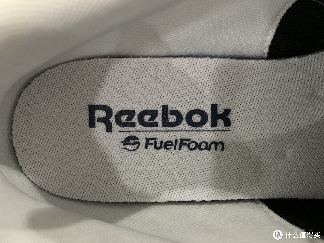 图书馆猿のReebok 锐步 ROYAL ASTRORUN FZ4049 休闲鞋 简单晒