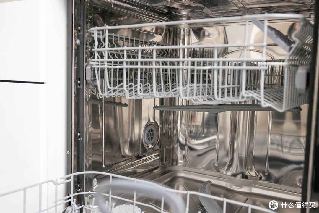 国货之光，海尔洗碗机CN13体验，自动开门烘干，80℃高温除菌