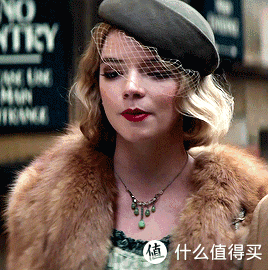 《后翼弃兵》火了,女主安雅·泰勒-乔伊拍摄写真大片,还不快一起来下棋?
