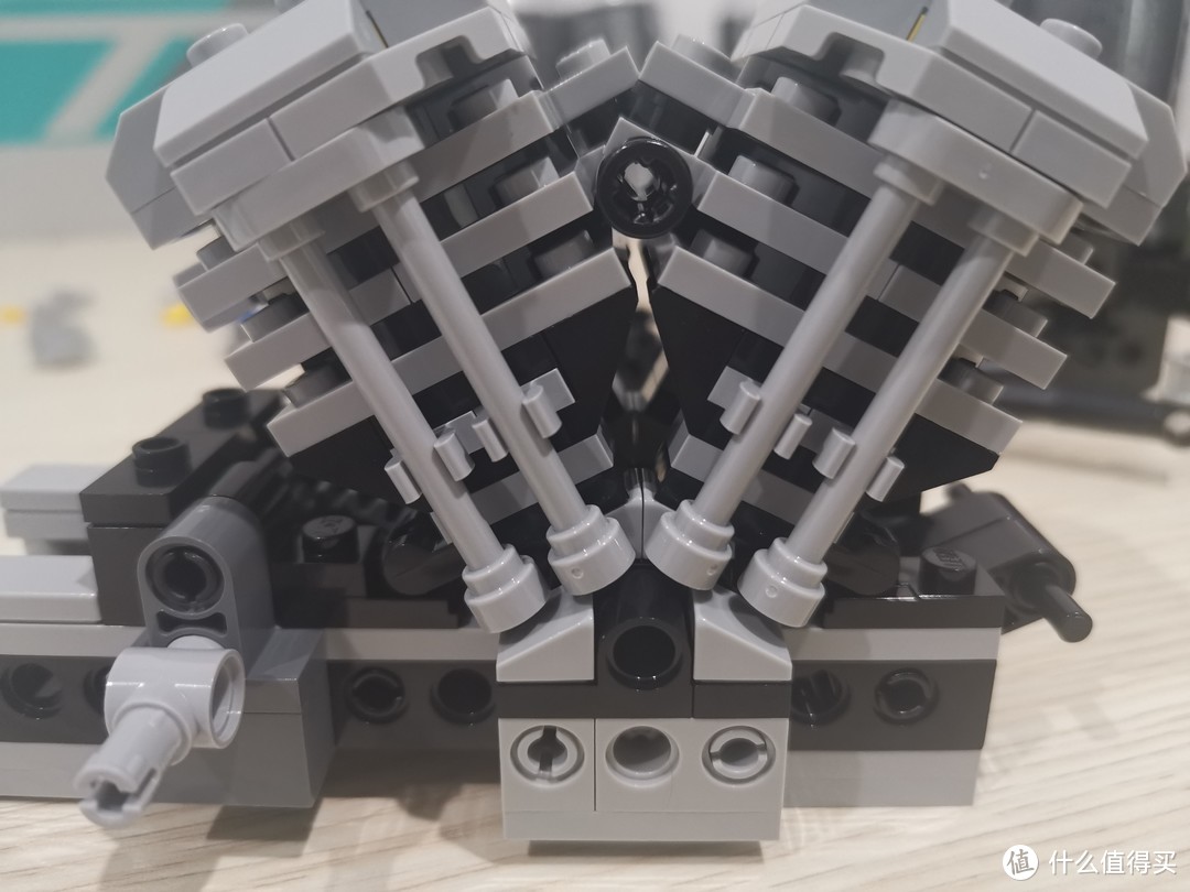 LEGO 创意组系列 10269 哈雷肥仔摩托车 评测