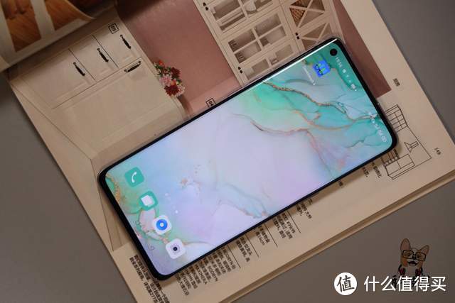 OPPO Reno系列盘点：高颜值+轻薄设计 深受年轻人喜爱