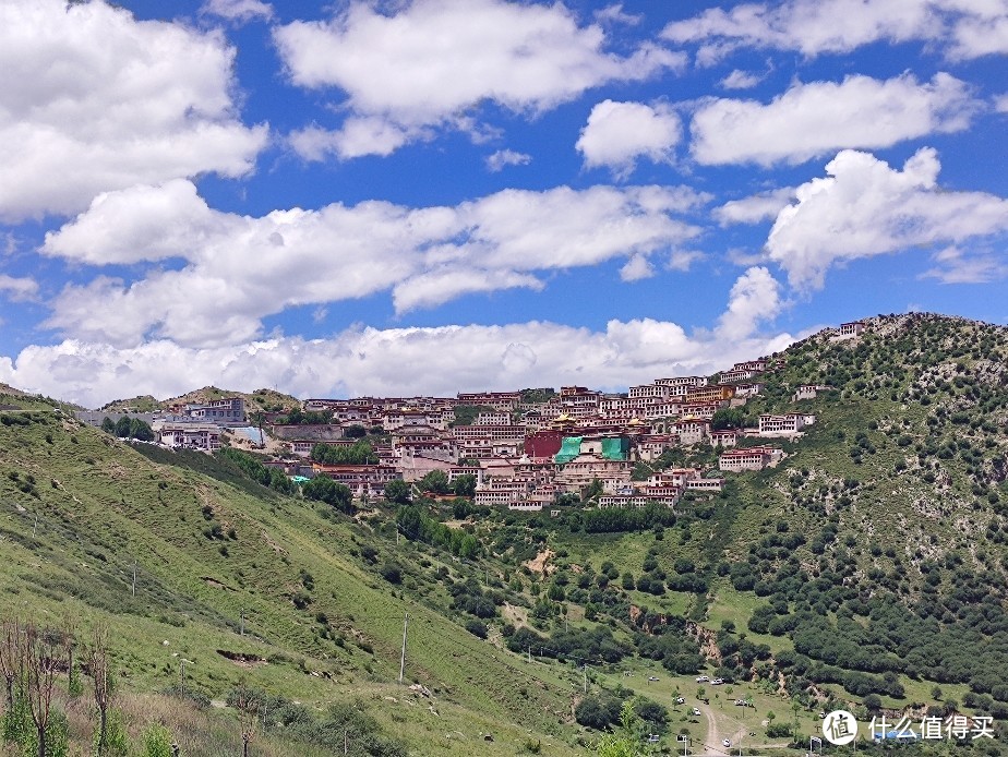 西藏之旅：旺波日山上的甘丹寺