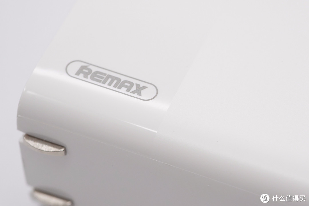 内置主流快充方案，REMAX 65W PD氮化镓快充充电器拆解