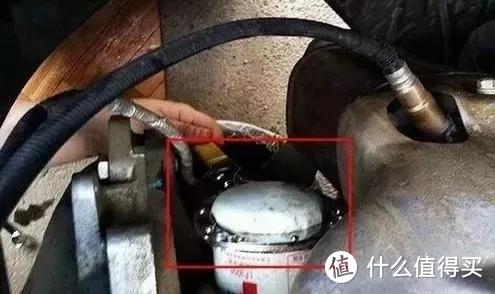 如何正确更换机油滤清器？