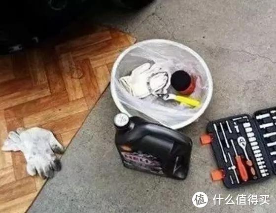 如何正确更换机油滤清器？