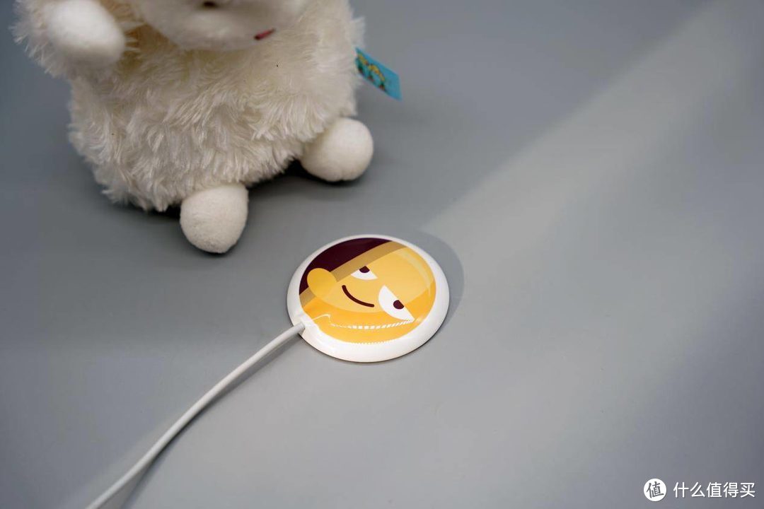 给iPhone12的专属表情包：图拉斯MagSafe小冰磁emoji无线充体验