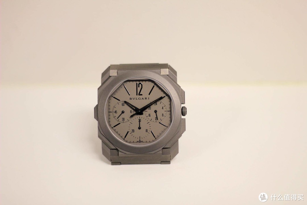 原创设计，破纪录超薄 - BVLGARI Octo Finissimo GMT自动计时腕表