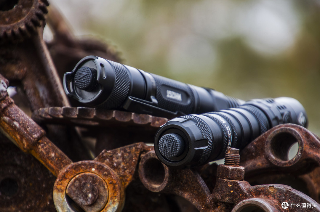 全新升级体验强光攻坚奈特科尔mh12s全能手电