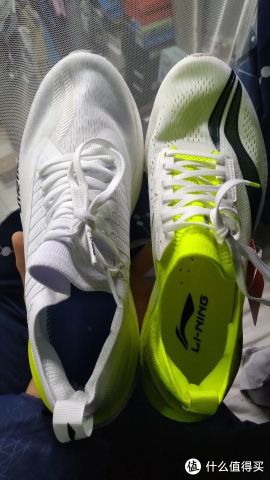 闲来挑灯论鞋篇四十一最便宜的全掌beng李宁绝影内测版开箱及试穿