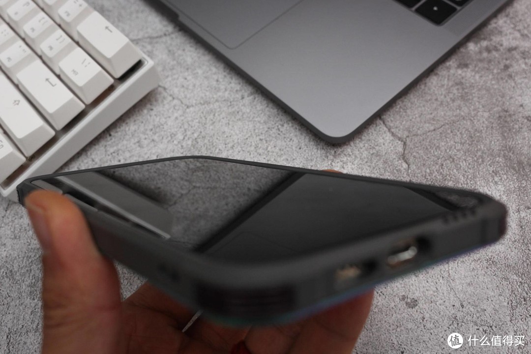 保护iPhone 12 Pro Max，哪款手机壳更防摔