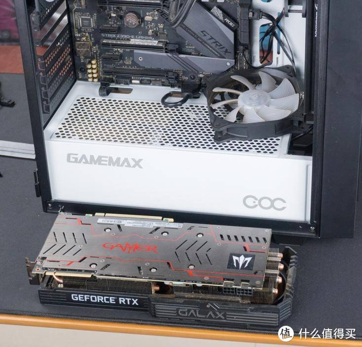 200块玩侧透、玩灯？GAMEMAX打造“越级”机箱