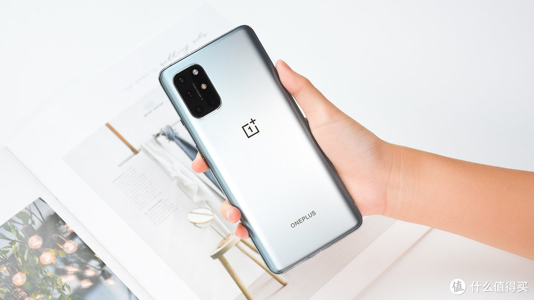 大屏时代的轻巧旗舰丨OnePlus 8T深度体验报告