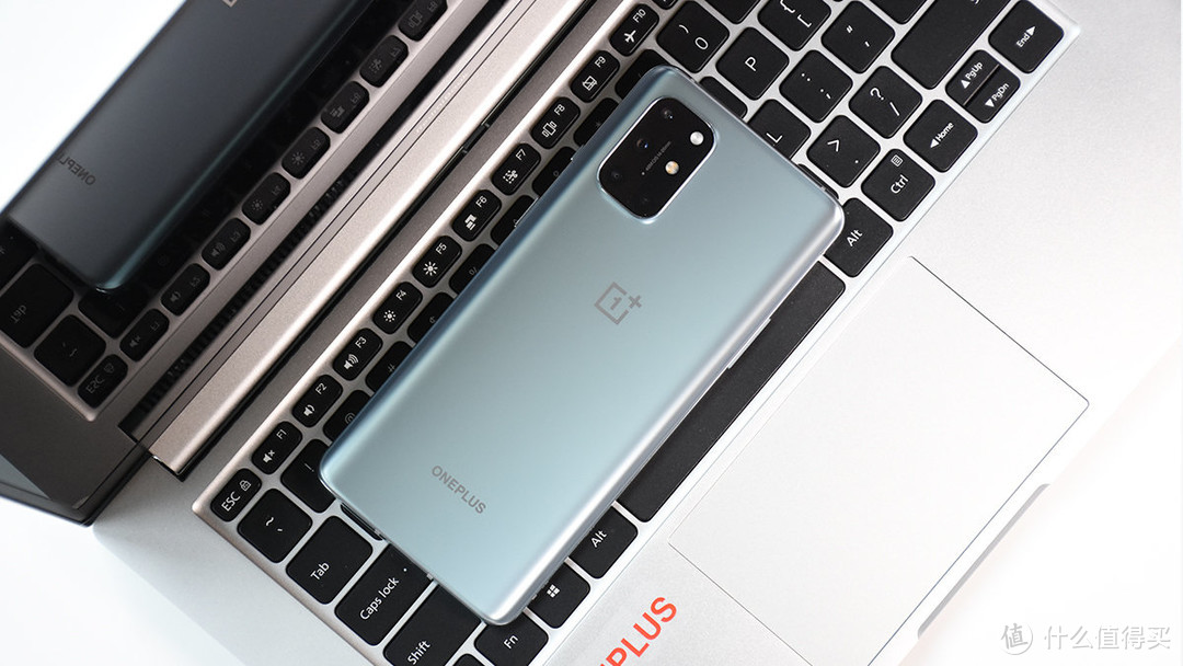 大屏时代的轻巧旗舰丨OnePlus 8T深度体验报告