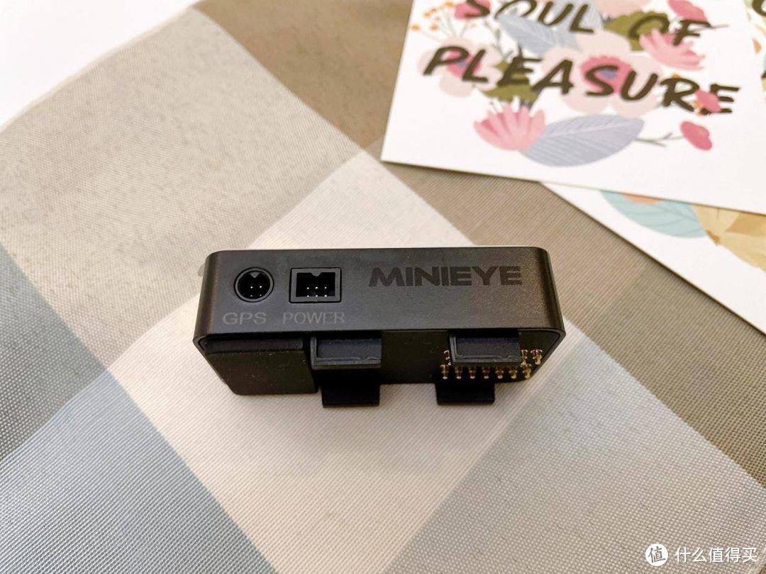 驾驶员的「第二双眼」：MINIEYE AI防碰仪