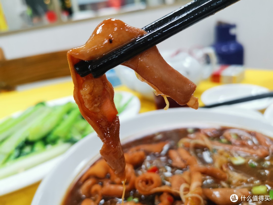 佛山顺德篇：顺德这家名叫烧鹅林饭店的大排档，便宜性价比高，让我吃到了地道的粤菜