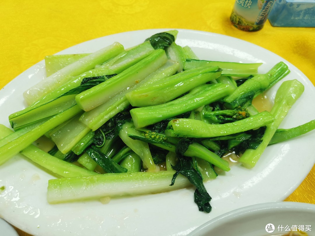 佛山顺德篇：顺德这家名叫烧鹅林饭店的大排档，便宜性价比高，让我吃到了地道的粤菜