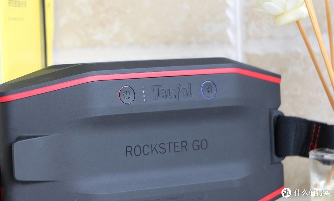 谁才是蓝牙音箱王者？德斐尔RocksterGo与JBL Flip5横评