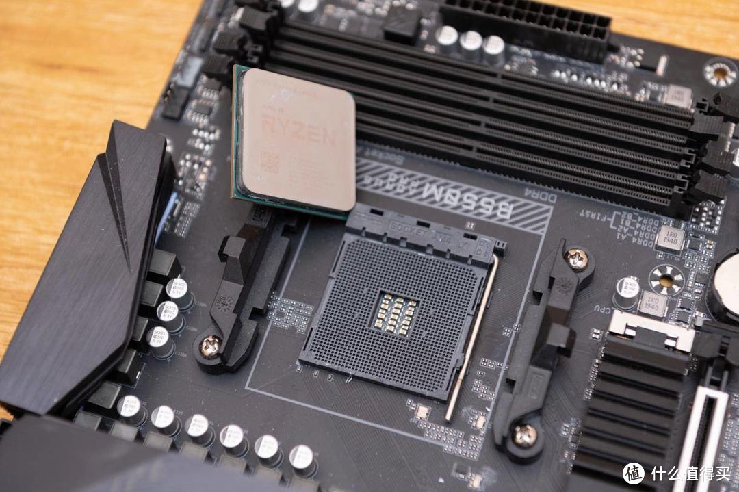性价比甜品级AMD新平台方案——技嘉 B550M 小雕PRO主板+5600X上手