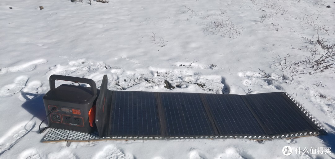 登山大本营的  用电生活 太阳能储电无限续航