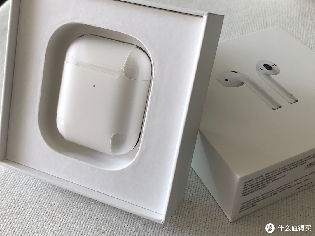 雪中送炭的AirPods 2开箱，附与一代简单对比