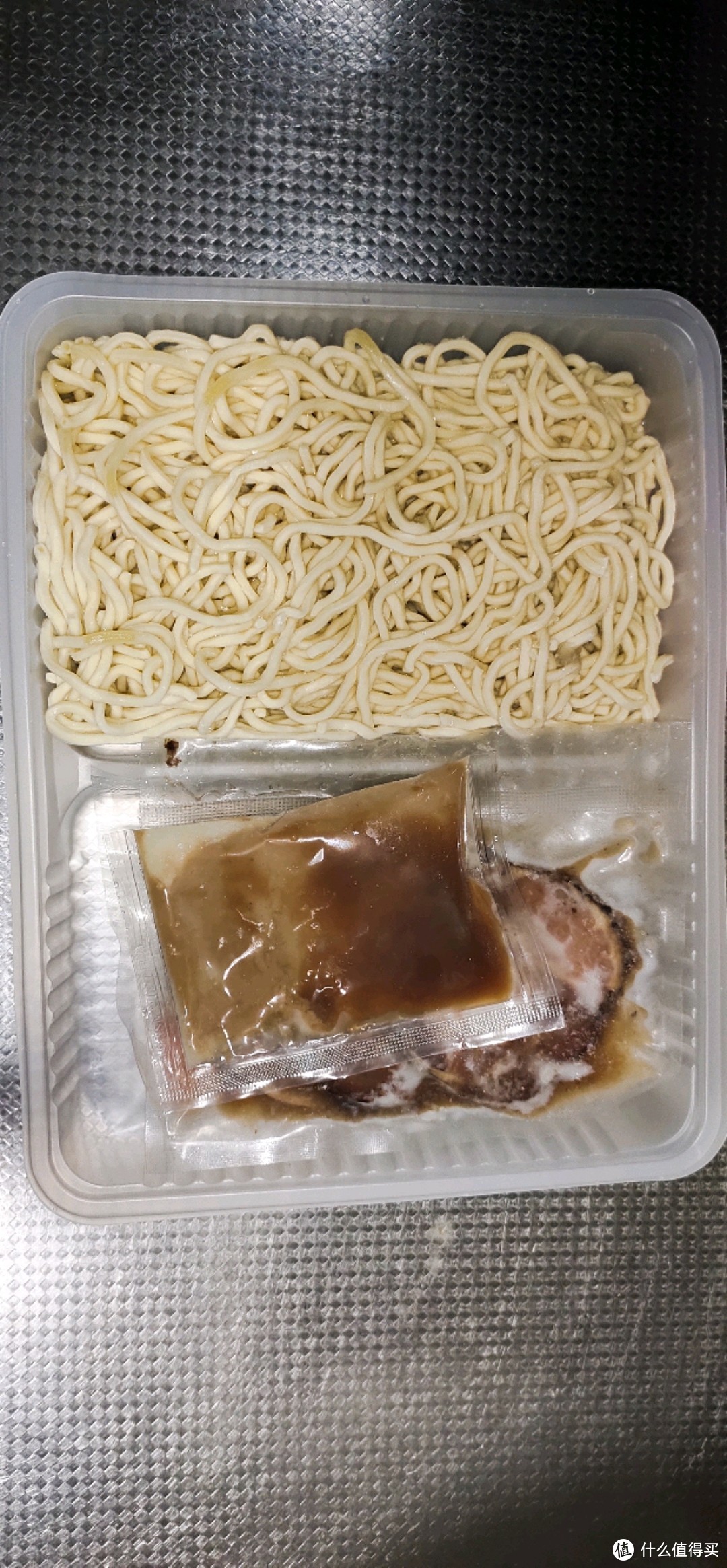 老婆饼里真的有“老婆”？看，有大肉！没必要去日料店，3分钟就能搞定的速冻日式豚骨拉面值试试