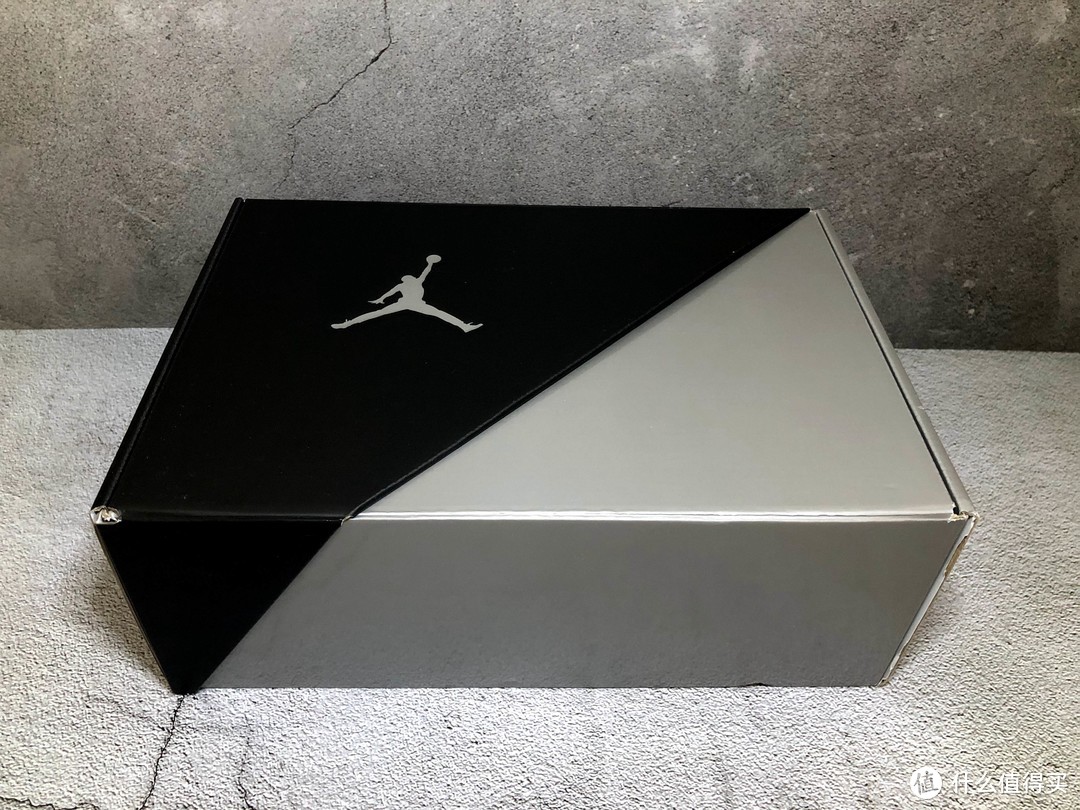 AJ11 黑银 25周年 同尺码有什么不同？ 女款对比GS款