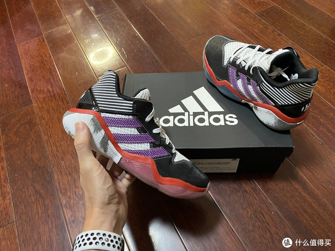 挺好看的adidas harden stepback篮球鞋