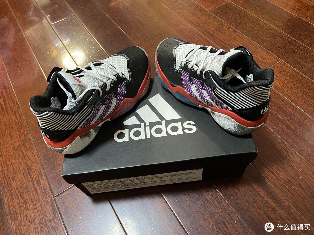 挺好看的adidas harden stepback篮球鞋