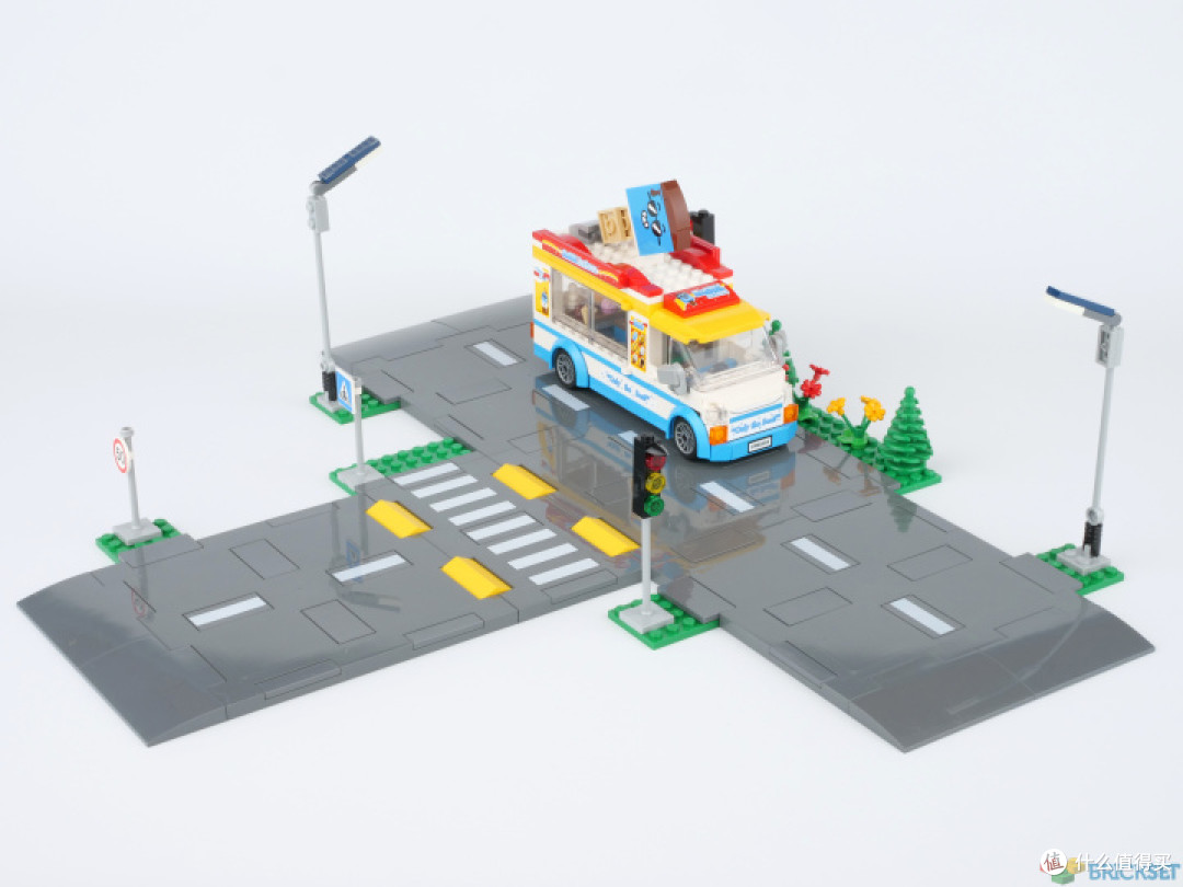 颠覆性的全新城市道路系统乐高60304道路底板评测
